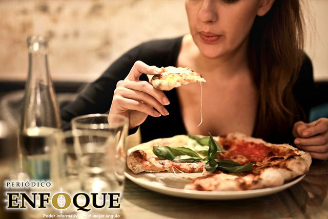 ¿Comes incluso cuando no tienes hambre? 12 claves para evitar la alimentación emocional