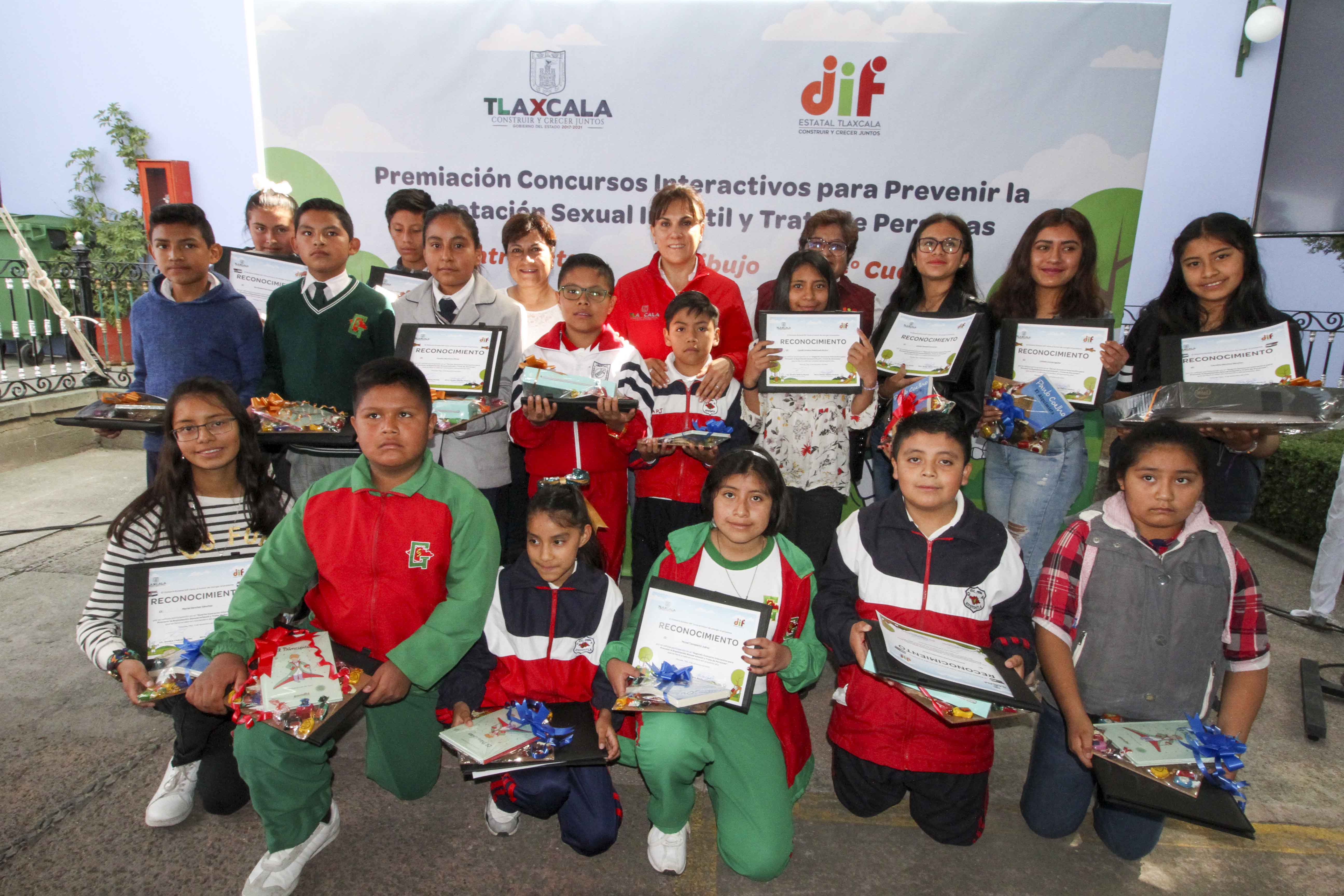 Premia Sandra Chávez a ganadores del Concurso sobre Prevención de Trata de Personas