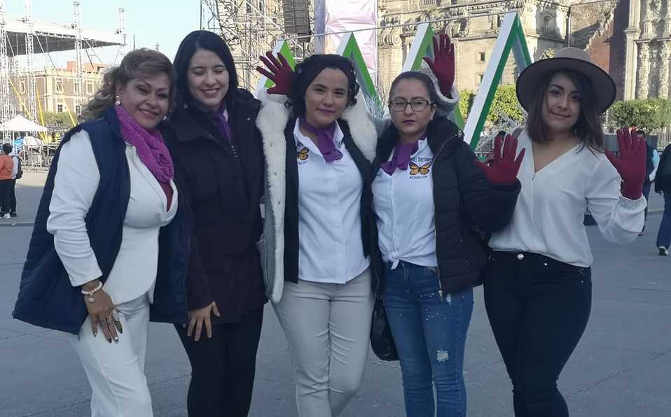 'Mujeres transformando México' se manifiestan en el Zócalo de CdMx