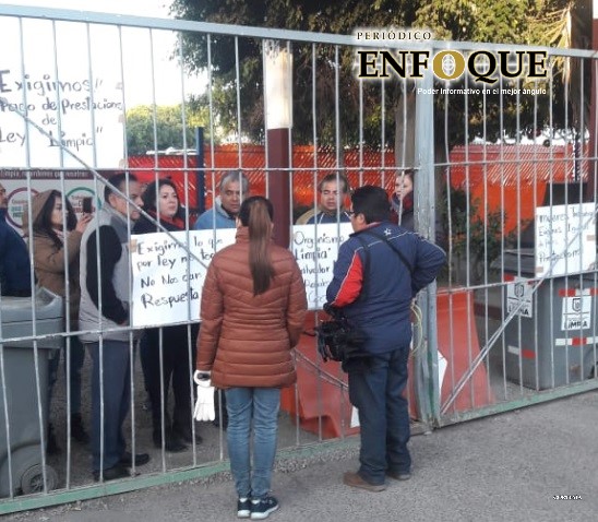 Toman instalaciones personal administrativo del Organismo de Limpia en Puebla