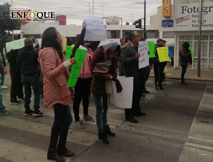 Por tercer día, empleados de confianza de OOSL exigen pago de prestaciones (Video)