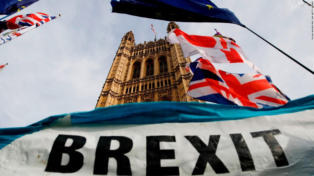 Acuerdo de Brexit de Johnson supera 'primera prueba' en el Parlamento