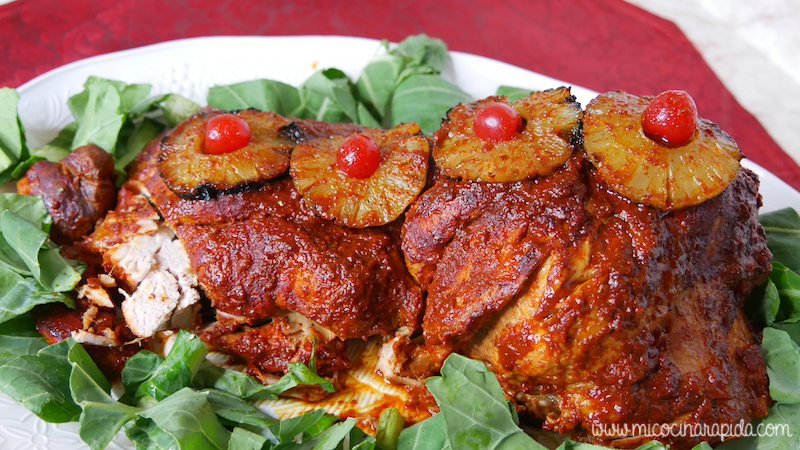 Pierna, ensalada de manzana con piña y ponche, la cena de Navidad en 'El Torito'