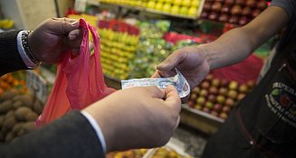 Familias deben restructurar su canasta de consumo ante la inflación: Académico