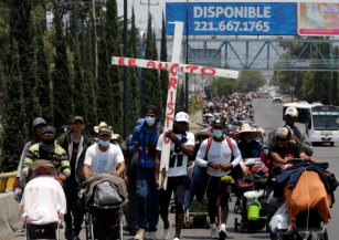 Cerca de 600 migrantes llegan a Puebla 