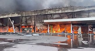 Ataque con misil ruso a centro comercial en Ucrania causó al menos 10 muertes y cerca de 40 heridos