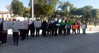 Alumnos de EMSAD reclaman promesas vacías a edil de Huamantla
