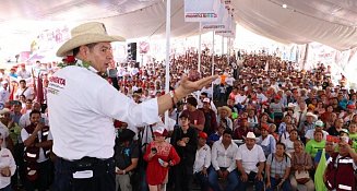 Alejandro Armenta se compromete a implementar circuito carretero en la Mixteca 