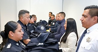 Entrega Mundo Tlatehui uniformes a elementos de la Secretaría de Seguridad Pública