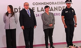 Asiste presidenta de Tlaxcala a ceremonia del Día de la Bandera