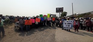 Pobladores de Coronango, Xoxtla y Tlaltenango bloquean autopista en protesta por perforación de pozos