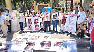 Madres e hijos de personas desaparecidas en Puebla toman las calles este 10 de mayo