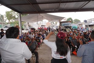 Tonantzin Fernández reúne a campesinos de San Pedro Cholula para fortalecer lazos y propuestas