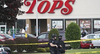 Durante ataque racista, joven mata a tiros a 10 personas en un supermercado en Nueva York