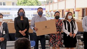 23 escuelas primarias recibieron equipo mobiliario y de cómputo por parte del Ayuntamiento de San Andrés Cholula