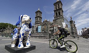 Exposición de Alebrijes embellece el Centro Histórico de Puebla