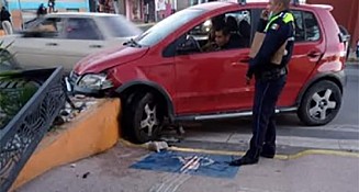 Edil recién electo de Santiago Acatlán sufre accidente por conducir en presunto estado de ebriedad