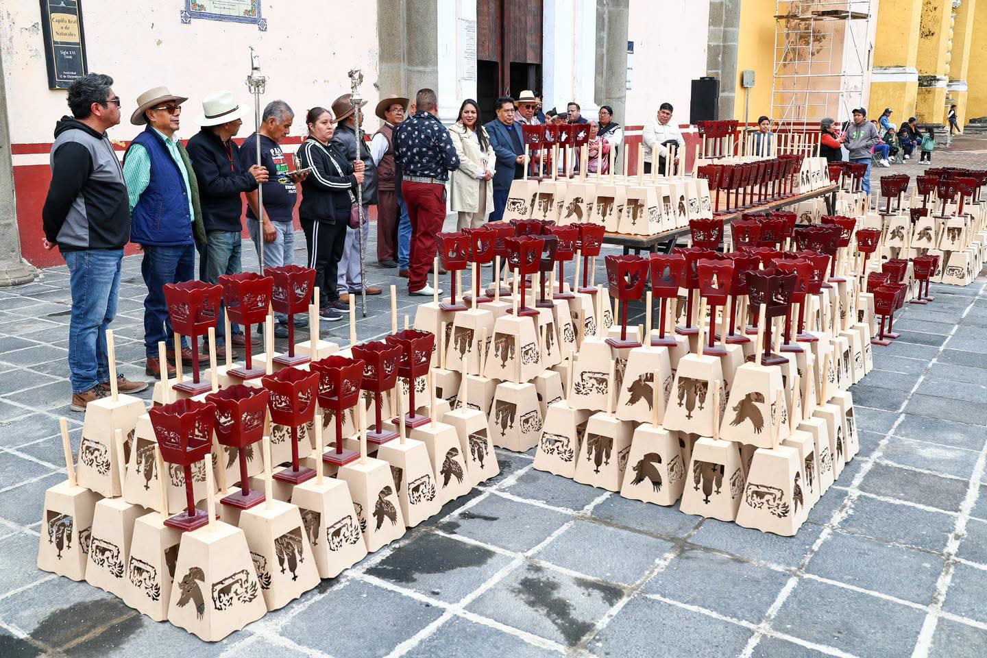 Tonantzin Fernández respalda Procesión de los Faroles con entrega de 500 luminarias