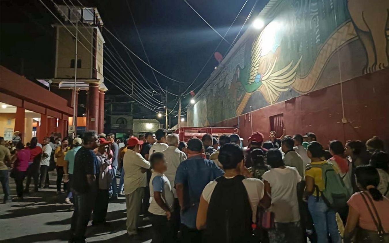 Retienen a presidenta municipal de Cuicatlán, Oaxaca, por desabasto de agua 