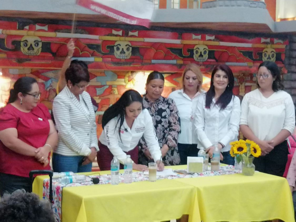 Signa Tonantzin Fernández acuerdo con mujeres cholultecas