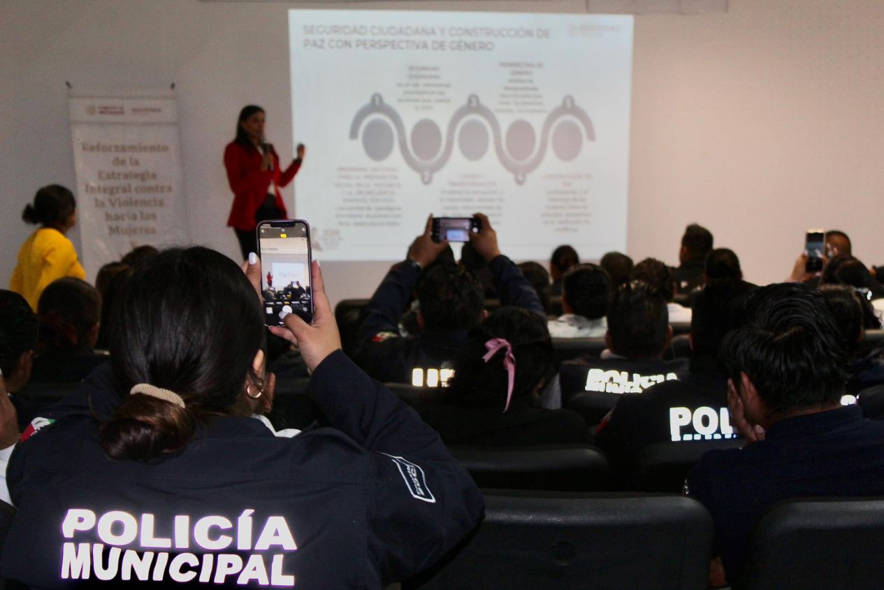 Agentes de seguridad de zona metropolitana capacitados en prevención de violencia contra mujeres y niñas