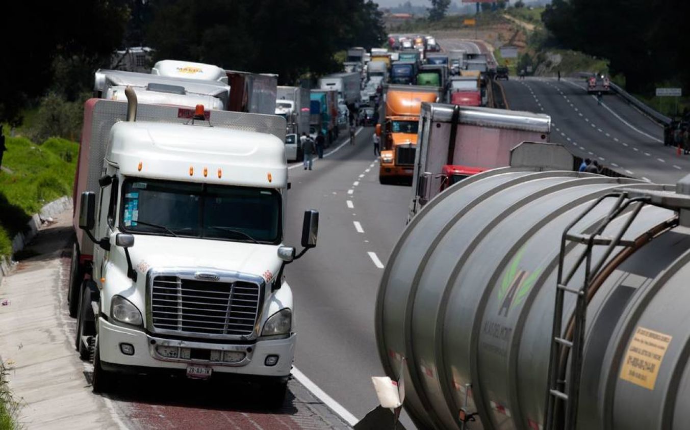 Gobierno y ejidatarios logran acuerdo que pone fin a los bloqueos en carreteras