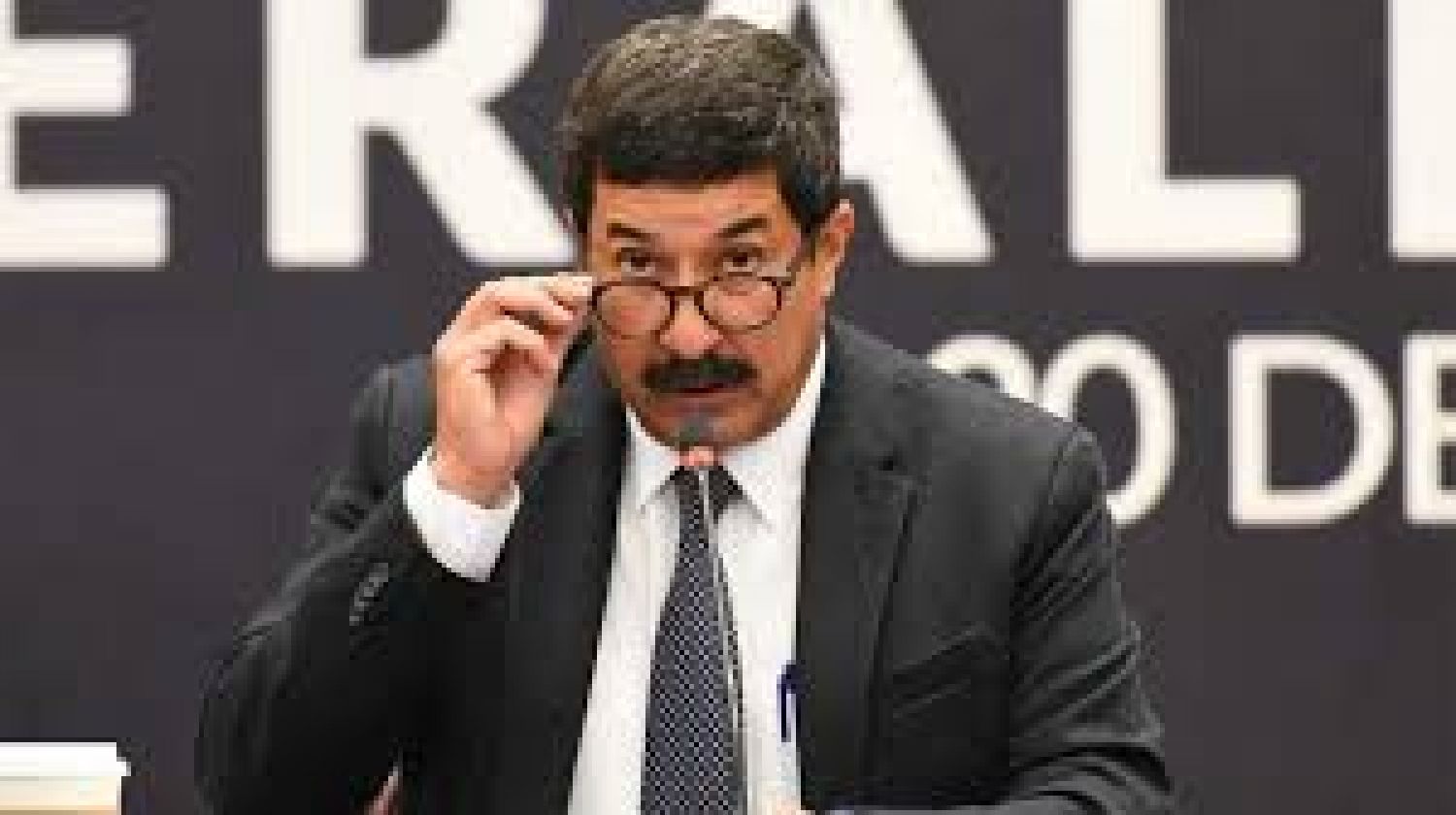 Javier Corral obtiene protección temporal para evitar detención
