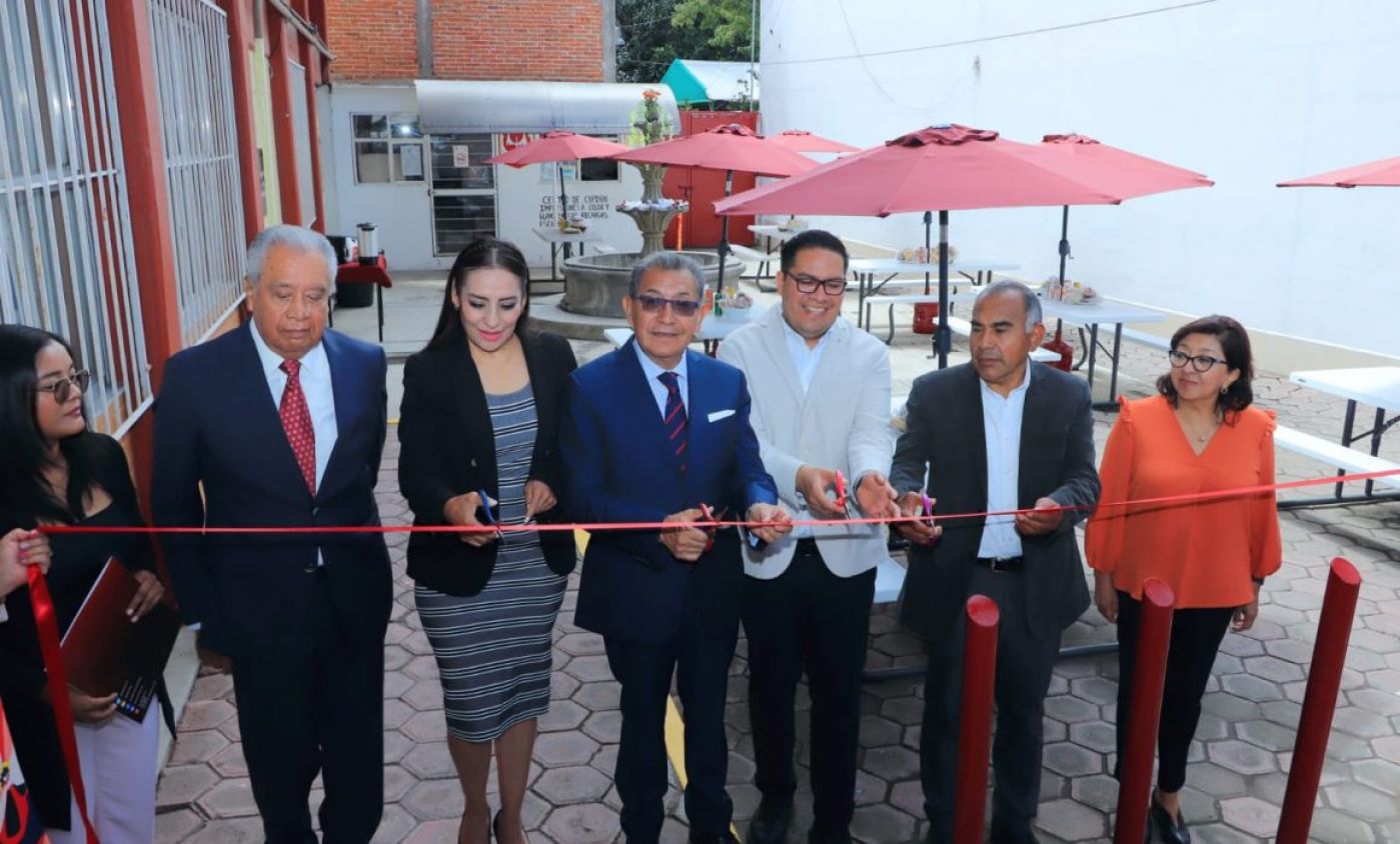 Inauguró rector de la UATX la Plaza de Grandeza y de la Autorrealización