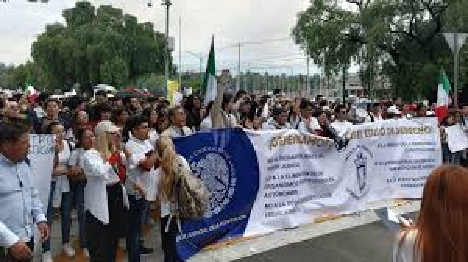 Estudiantes de la UNAM marchan contra reforma al poder judicial: apoyo a paro nacional