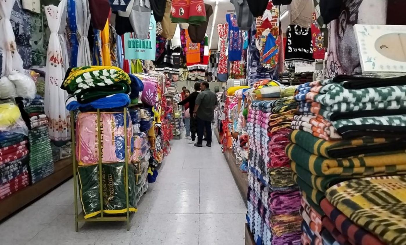 Cobertores temáticos y tradicionales calientan Chiautempan este invierno
