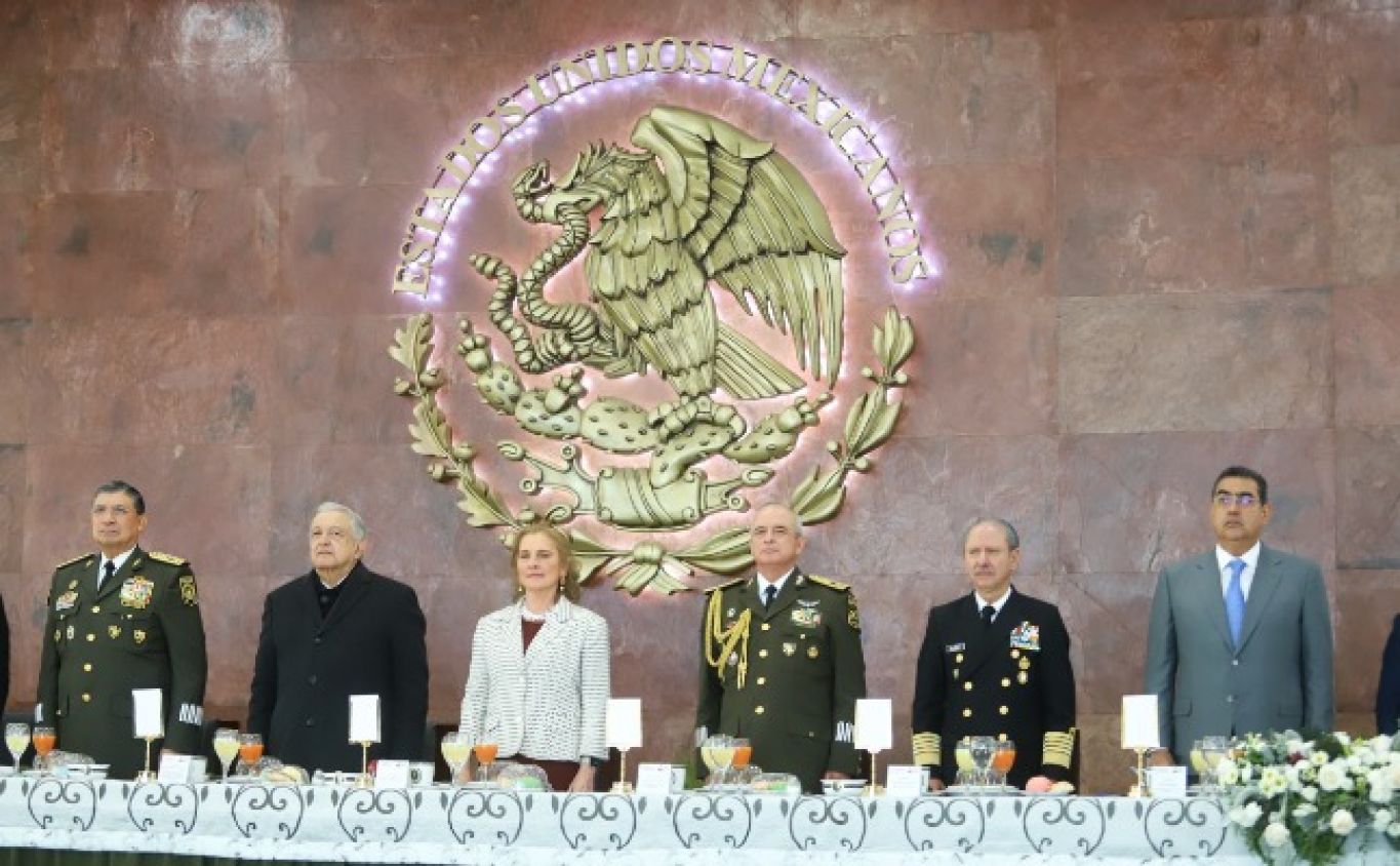 AMLO inaugura en Puebla complejo de la Industria Militar