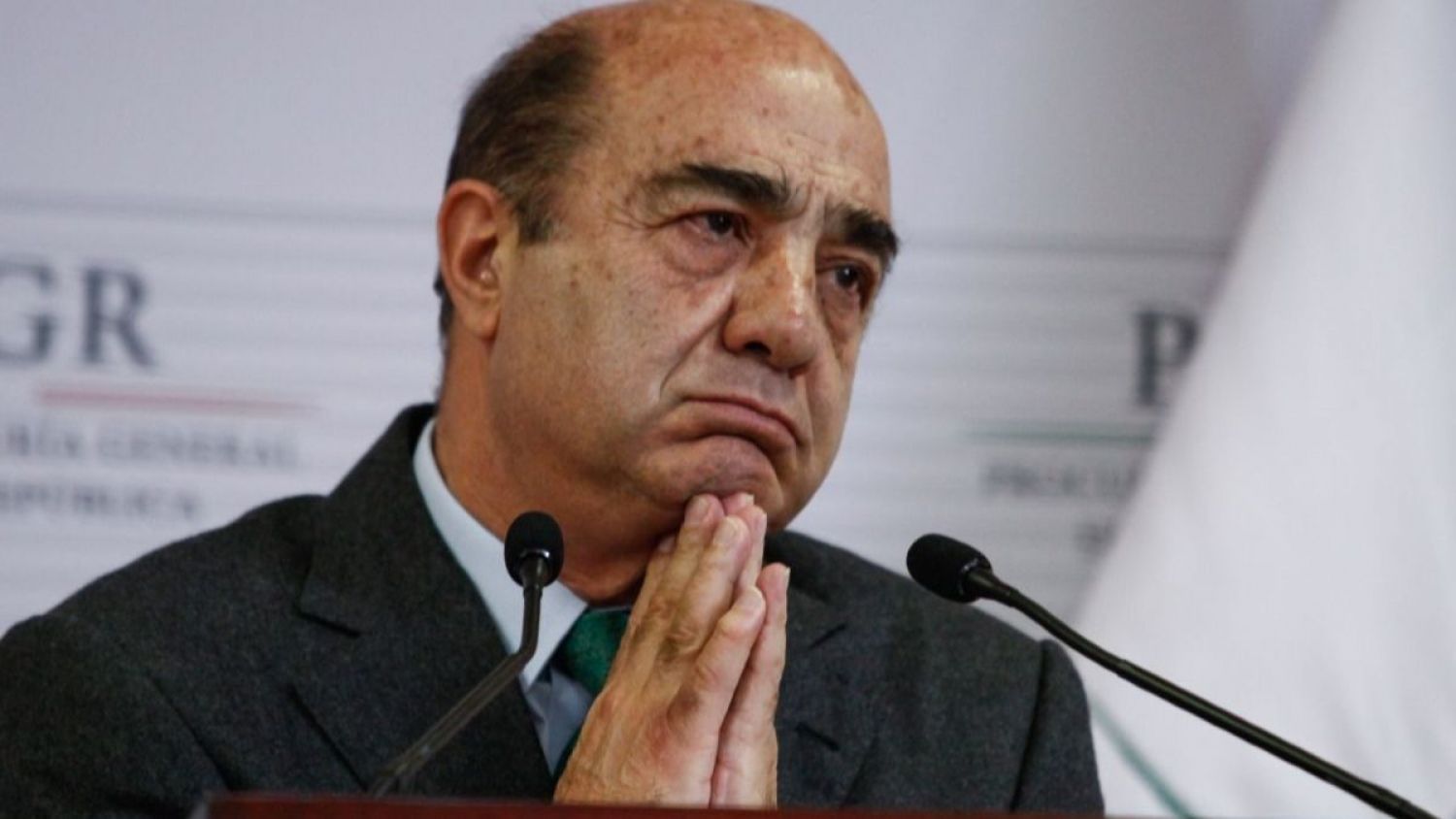 Hija de Murillo Karam pide prisión domiciliaria para su padre al igual que Lozoya