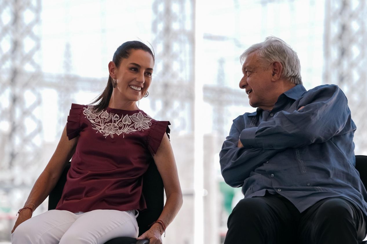 AMLO busca acuerdo junto Sheinbaum para dar apoyo a electricistas despedidos 