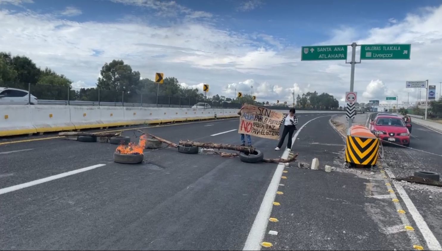 Por segundo día, habitantes de Atlahapa regresan a bloqueos