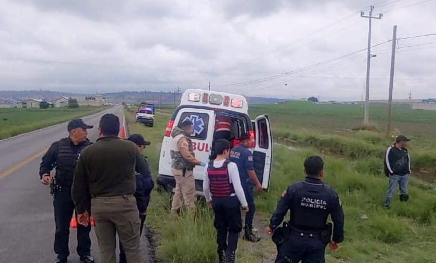 PC de Huamantla auxilian a joven lesionado en camino a Juárez