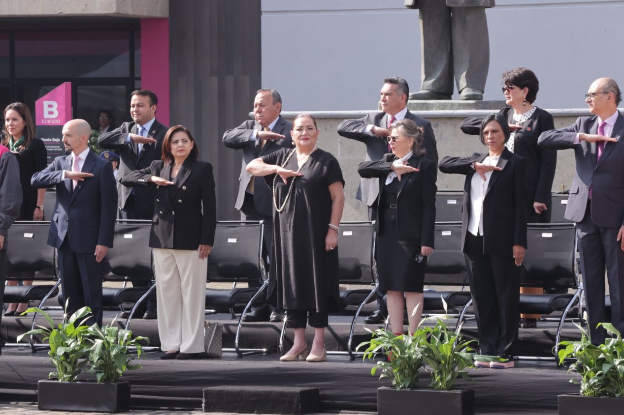 Inicia ceremonia cívica del INE