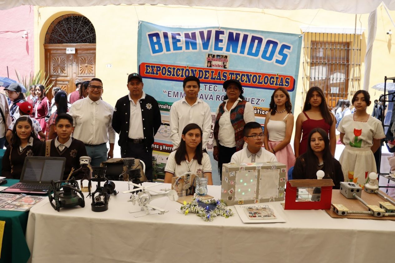 Apuesta Técnica 28 de Apetatitlán por la innovación tecnológica en estudiantes