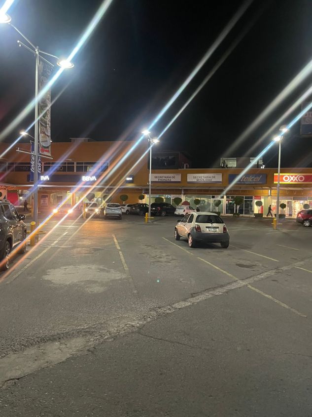 A punta de pistola se llevan camioneta de la plaza diamante en Chiautempan