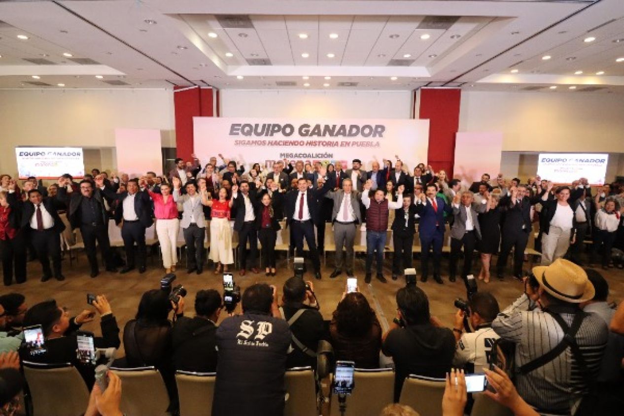 Alejandro Armenta presenta a su equipo de campaña rumbo a la gubernatura