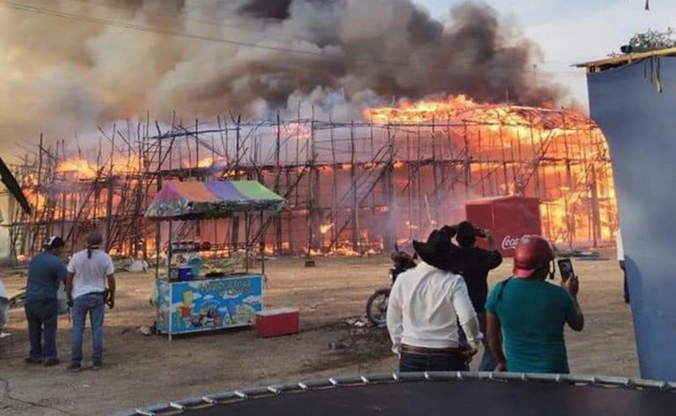 Se incendia plaza de toros el día de su corrida inaugural  