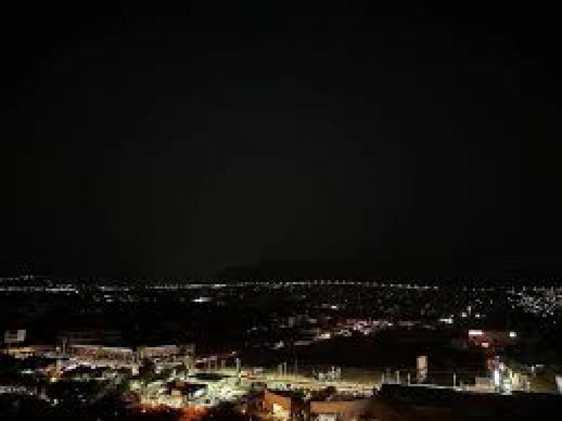 Reportan apagones en varias zonas del país 