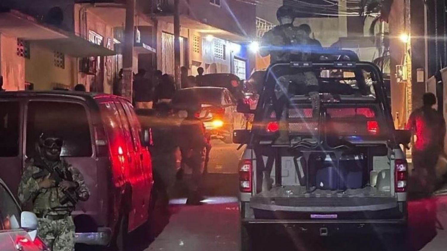 Hallan cuatro cuerpos con signos de tortura en pleno centro de Acapulco