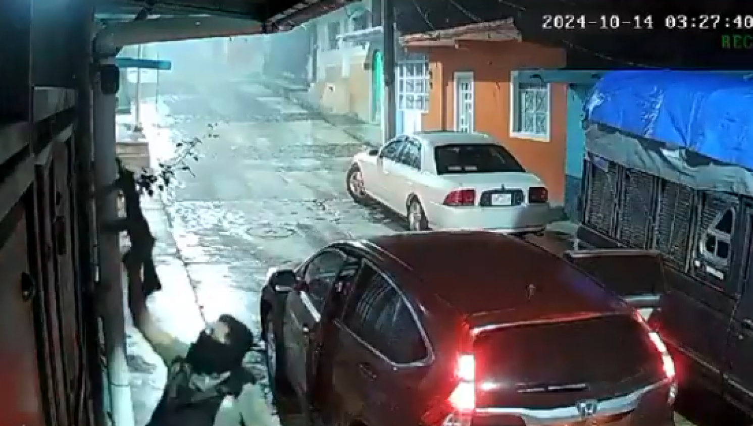 Cámaras de seguridad captan intento de secuestro frustrado en Coscomatepec, Veracruz