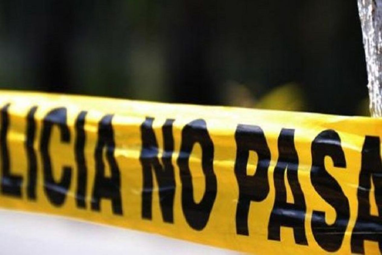 Hallan cuerpo desmembrado en camioneta abandonada en Acapulco, Guerrero