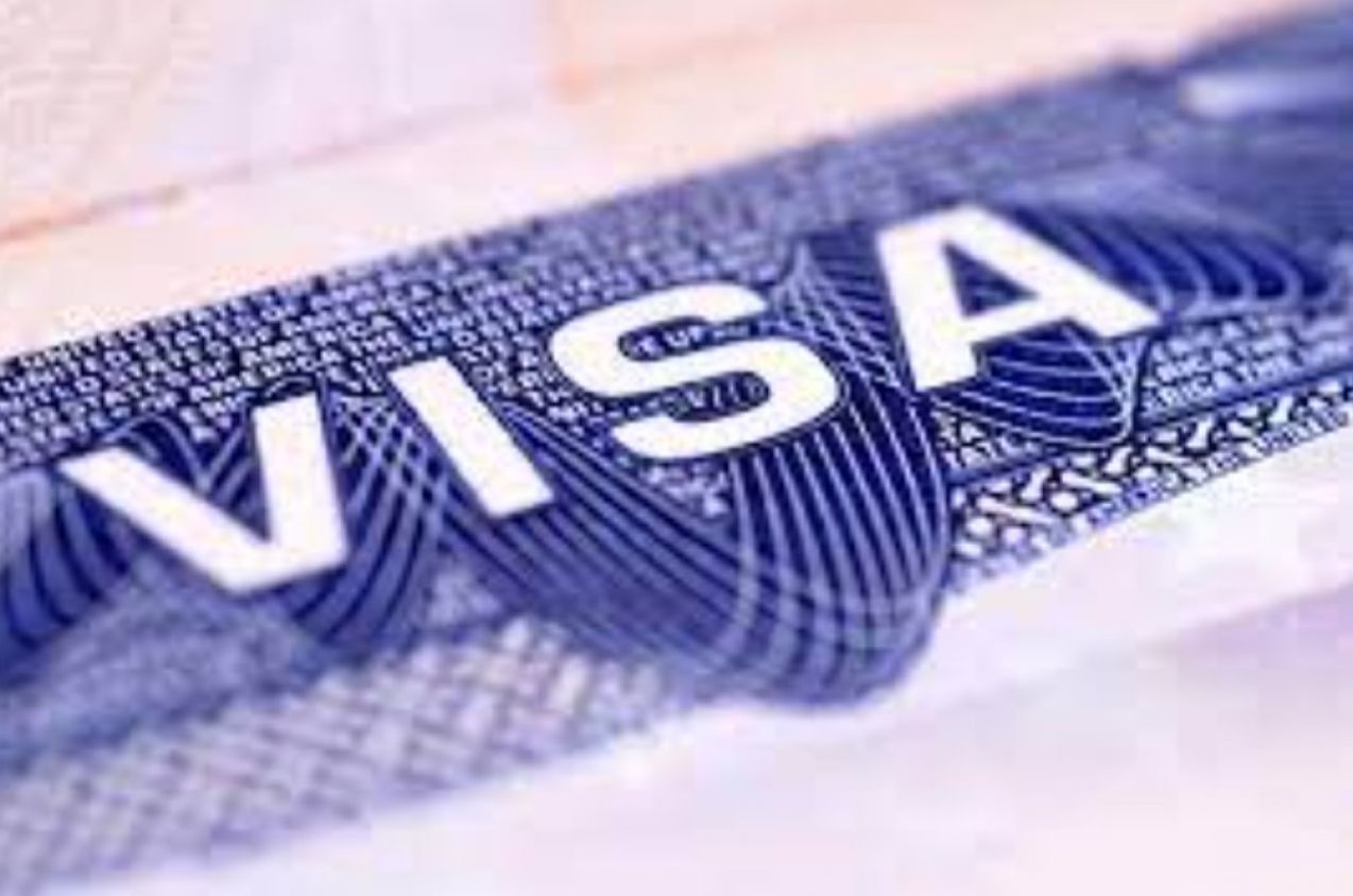 EE.UU. podría revocar visas a cantantes de narcocorridos por vínculos con el crimen