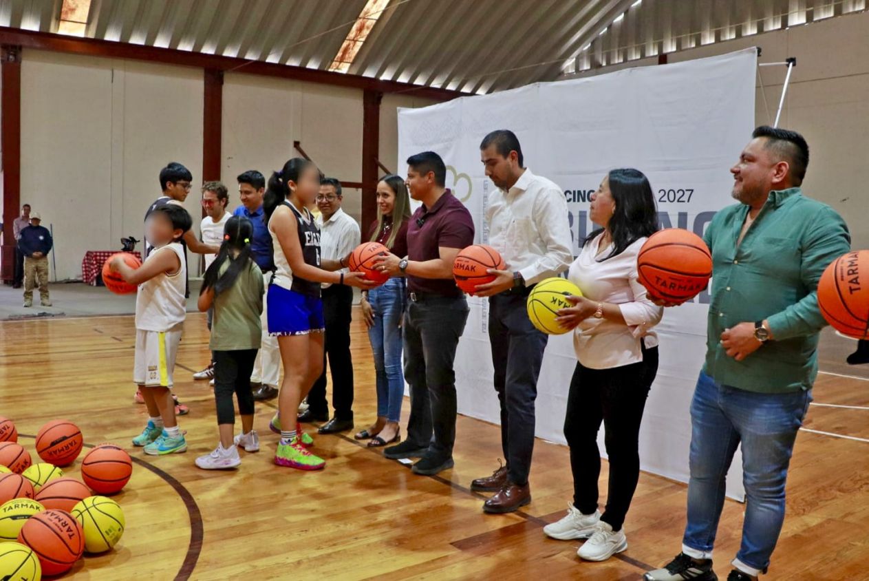 Omar Muñoz refrenda su compromiso de impulsar el deporte en Cuautlancingo 