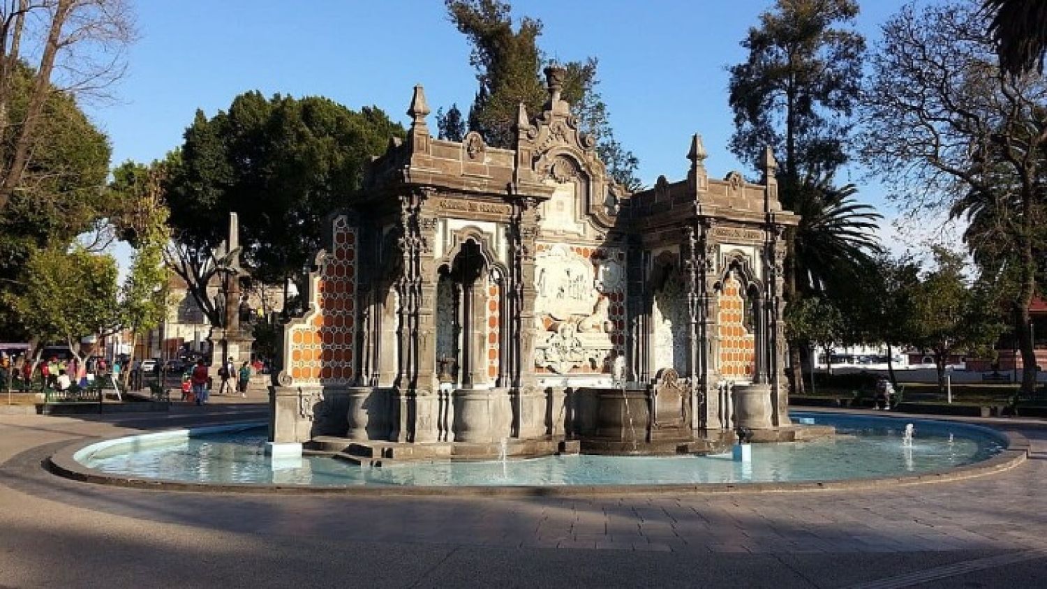 Ayuntamiento de Puebla y gobierno estatal trabajarán para "darle vida" al Paseo Bravo