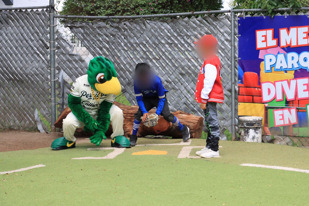 Niñas y niños de Cuautlancingo visitan a los Pericos de Puebla