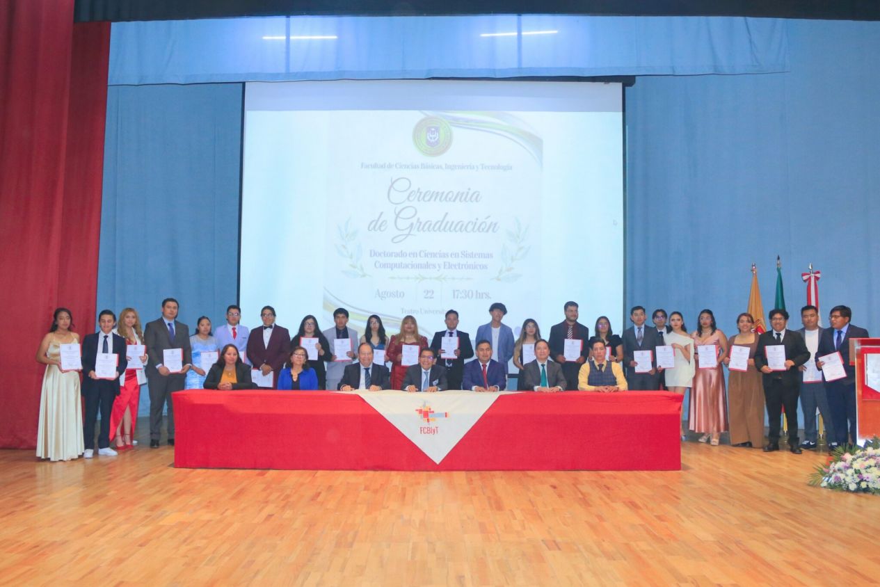 Rector de UATx entrega constancias a egresados de la FCBIyT y destaca su excelencia