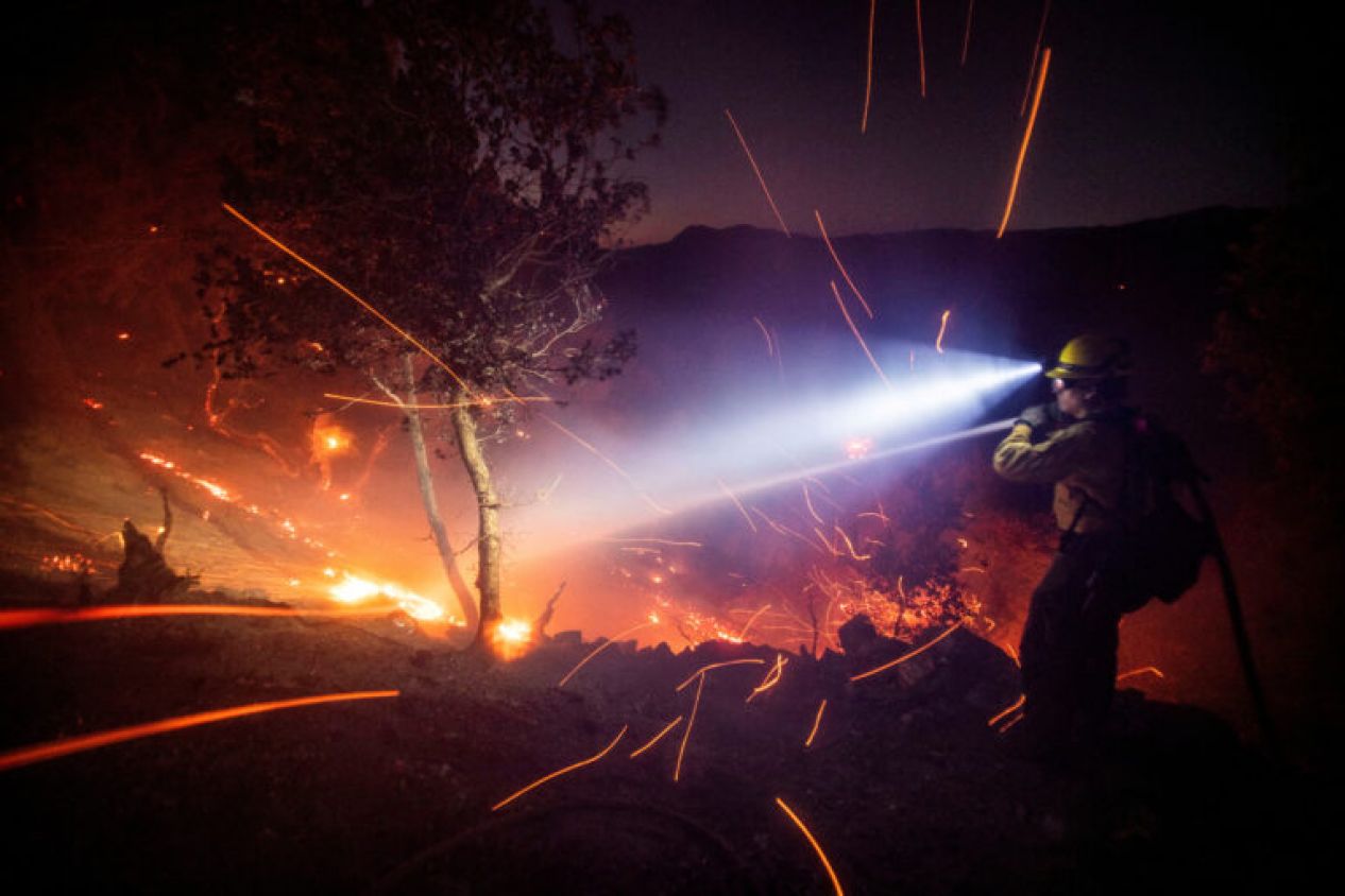 Gobernador de California agradece apoyo enviado de Sheinbaum para combatir incendios 